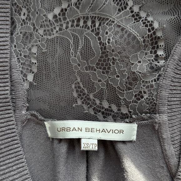 Urban Behavior Women's Size XS Knitted Vest Lace Quiet Luxury Business Chic Soft - Picture 9 of 12